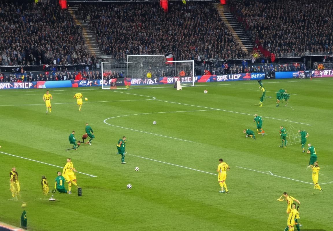 多特蒙德球迷暴力事件：欧冠禁赛与罚款影响及反思